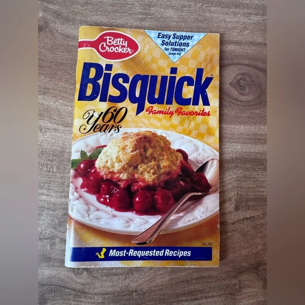 BETTY CROCKER SOFTCOVER COOKBOOK NOVEMBER 1991 #62 BISQUICK 60 YEARS FAVORITES